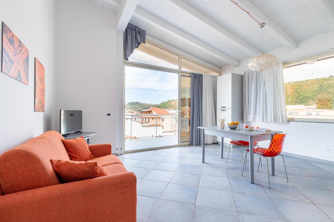Terraces D'Orlando - Family Apartments With Sea View And Pool Capo dʼOrlando Buitenkant foto