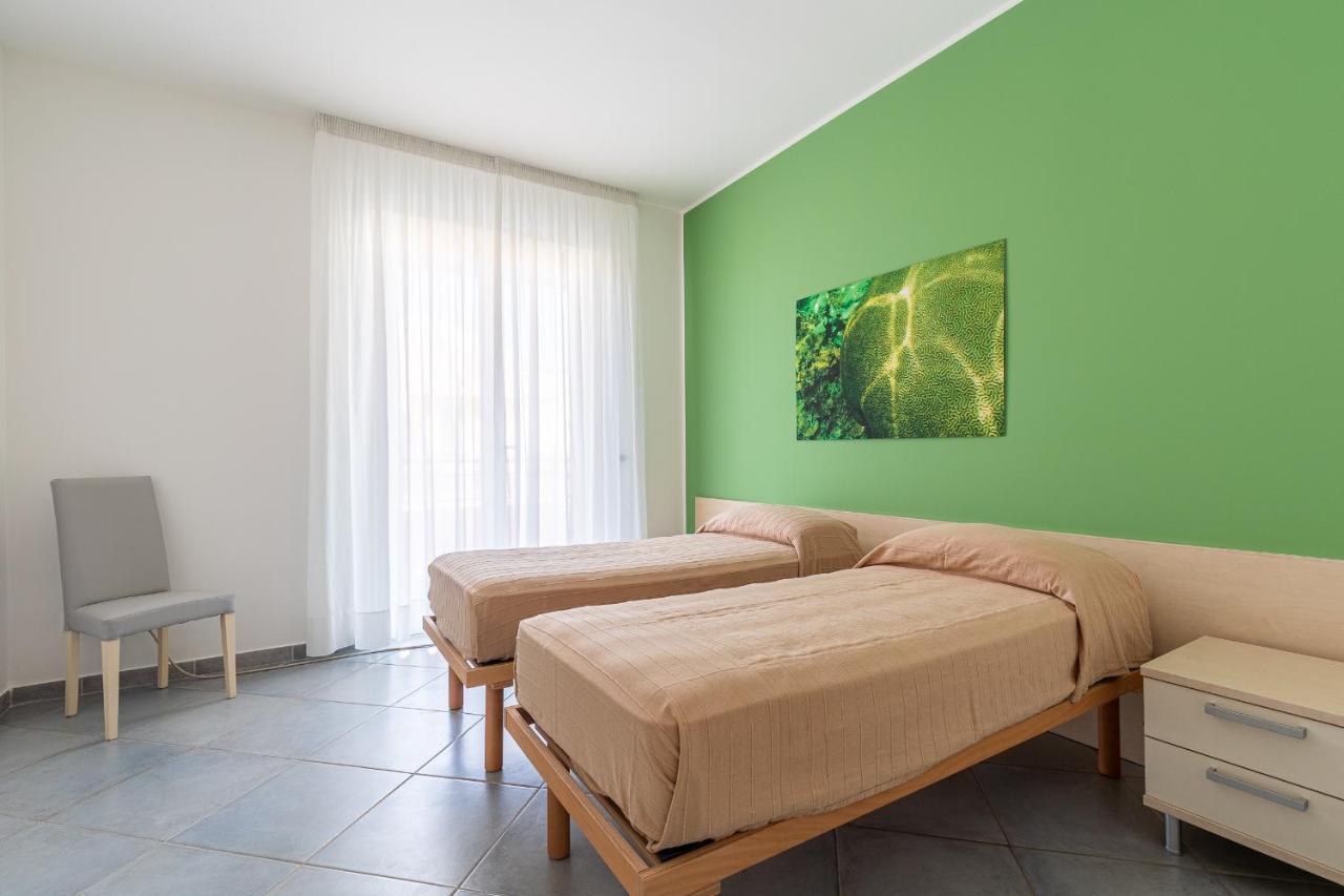 Terraces D'Orlando - Family Apartments With Sea View And Pool Capo dʼOrlando Buitenkant foto