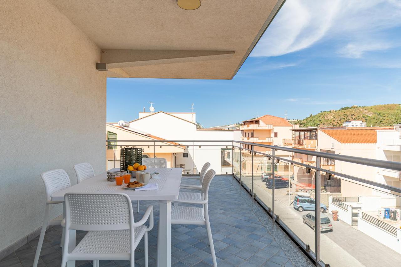 Terraces D'Orlando - Family Apartments With Sea View And Pool Capo dʼOrlando Buitenkant foto